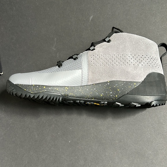 UNDER ARMOUR 1299197-100 UA Burnt River 2.0 MID - Picture 4 of 7